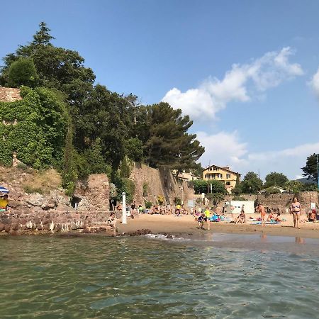 Hotel La Calanque Манделю-ла-Напул Екстериор снимка