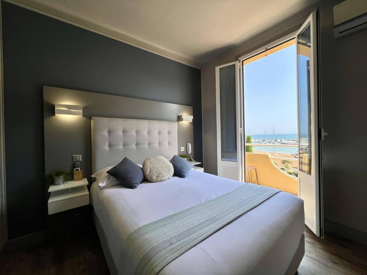 Hotel La Calanque Манделю-ла-Напул Екстериор снимка