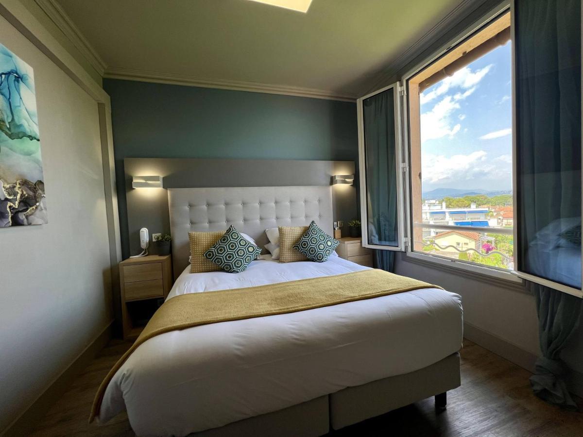 Hotel La Calanque Манделю-ла-Напул Екстериор снимка