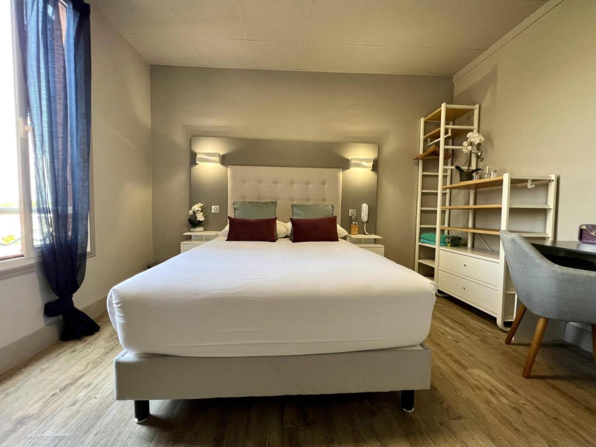 Hotel La Calanque Манделю-ла-Напул Екстериор снимка