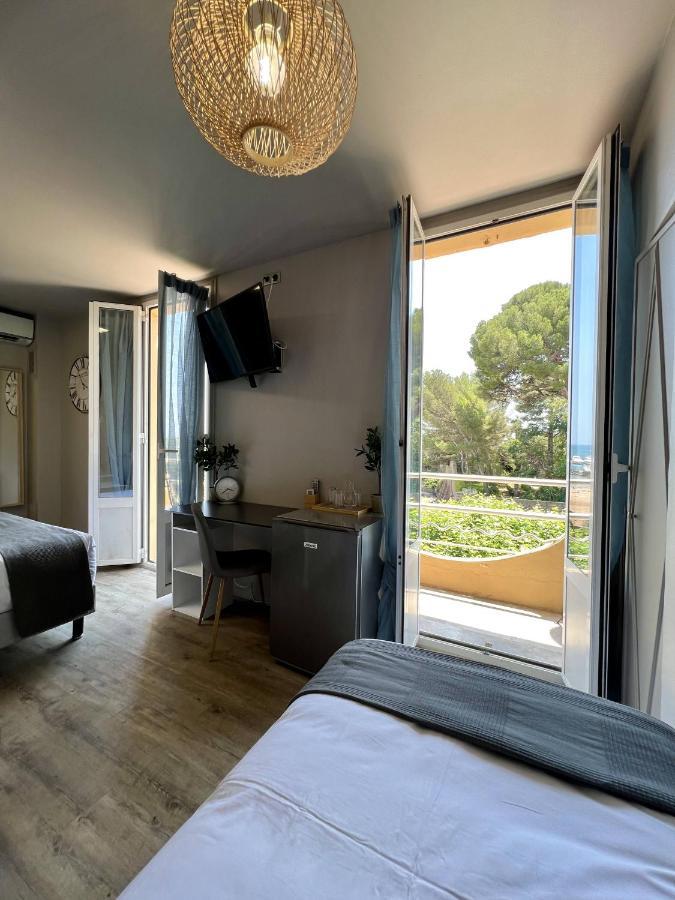 Hotel La Calanque Манделю-ла-Напул Екстериор снимка