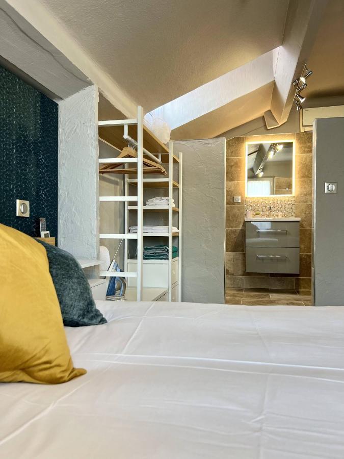 Hotel La Calanque Манделю-ла-Напул Екстериор снимка