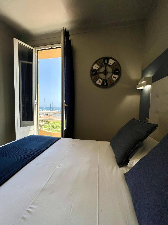 Hotel La Calanque Манделю-ла-Напул Екстериор снимка