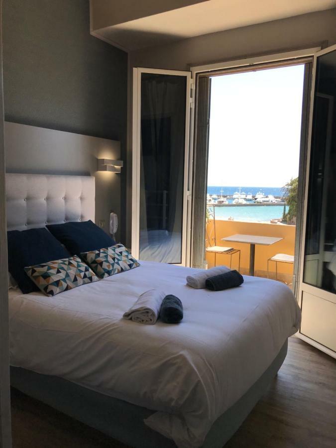 Hotel La Calanque Манделю-ла-Напул Екстериор снимка