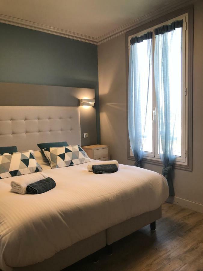 Hotel La Calanque Манделю-ла-Напул Екстериор снимка