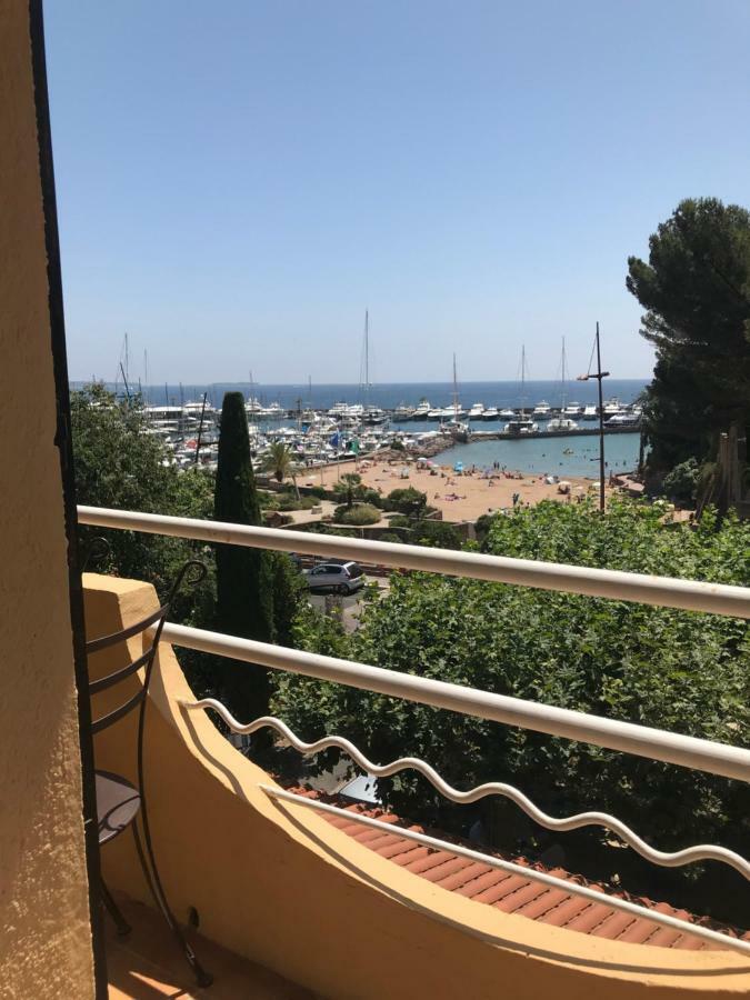 Hotel La Calanque Манделю-ла-Напул Екстериор снимка