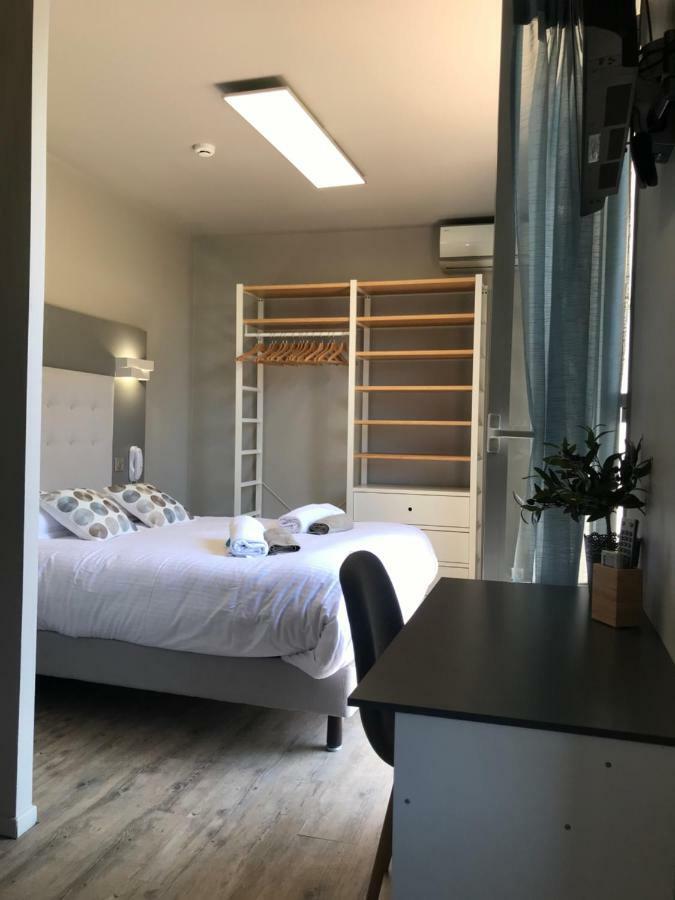 Hotel La Calanque Манделю-ла-Напул Екстериор снимка