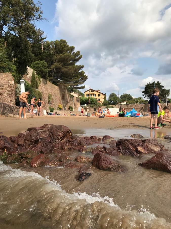 Hotel La Calanque Манделю-ла-Напул Екстериор снимка
